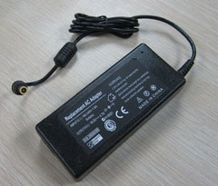 Sony Vaio ADP-45DE A 19.5V 2.0A 5.0V 1.0A Netzteil